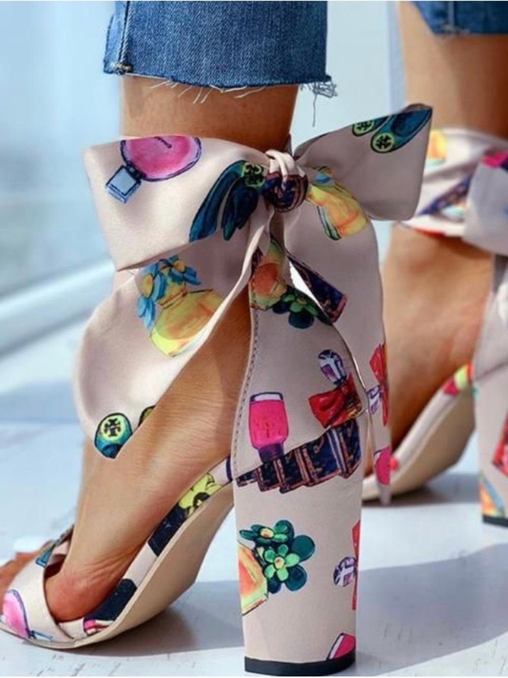 Women’s Beige Floral-Print Bow Block Heel Sandals